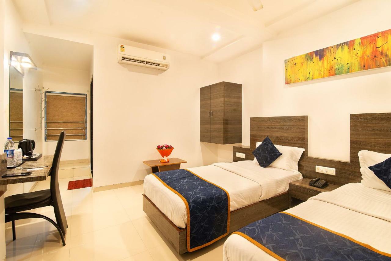 Hotel Sheetal Plaza Surat Eksteriør billede