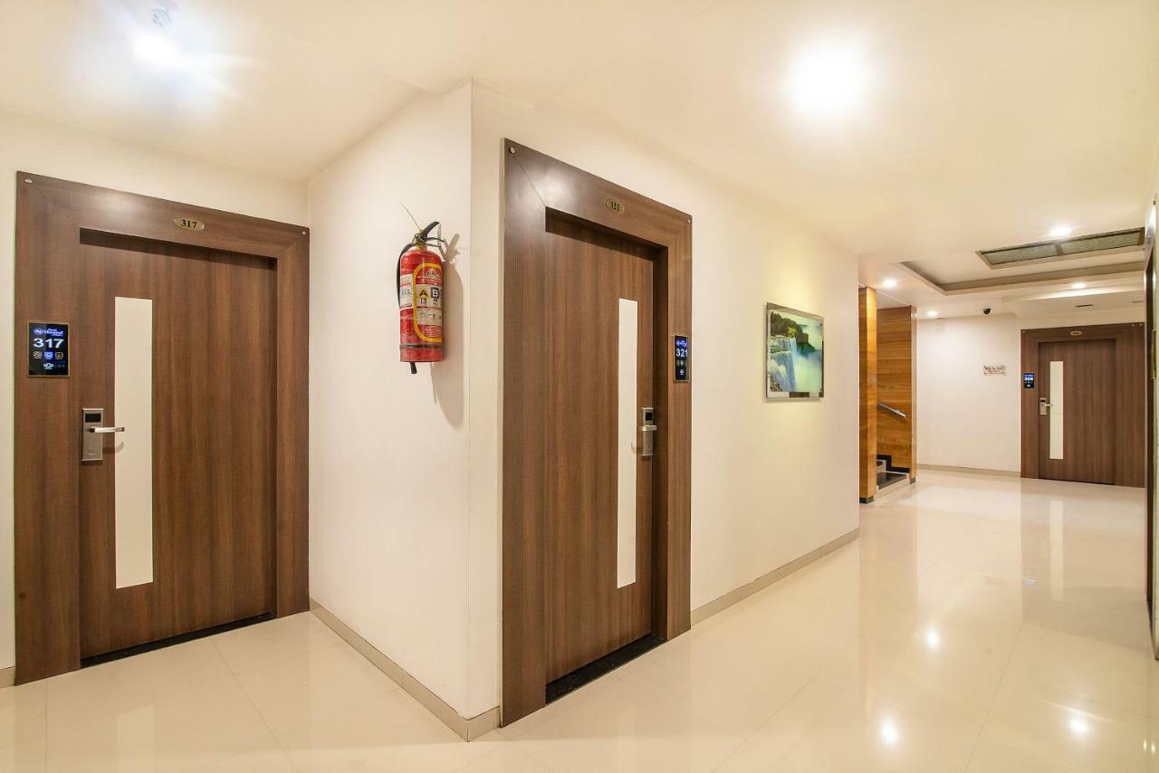 Hotel Sheetal Plaza Surat Eksteriør billede