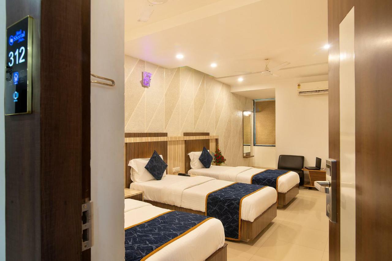 Hotel Sheetal Plaza Surat Eksteriør billede