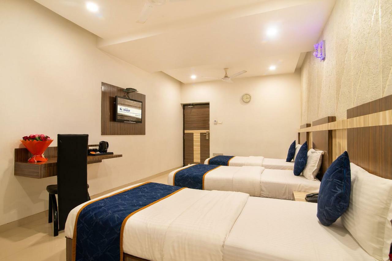 Hotel Sheetal Plaza Surat Eksteriør billede